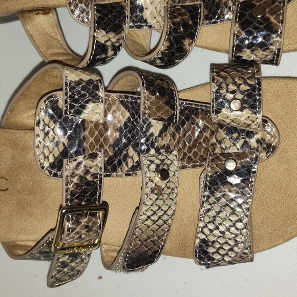 Vionic Sandal, Snake Print, Size 7 - Picture 10 of 12
